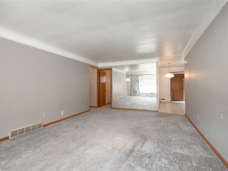 5531 Briarcliff Drive , Garfield Heights, OH 44125 Photo 3