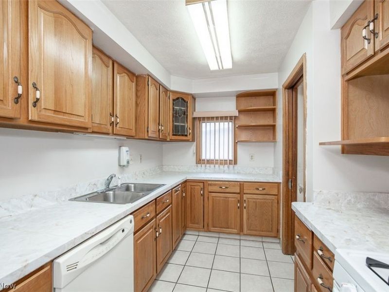 5531 Briarcliff Drive , Garfield Heights, OH 44125 Photo 6