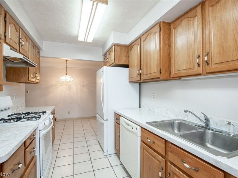 5531 Briarcliff Drive , Garfield Heights, OH 44125 Photo 7