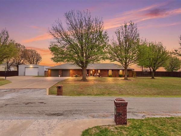 19141 Cottonwood Acres , Kingfisher, OK 73750
