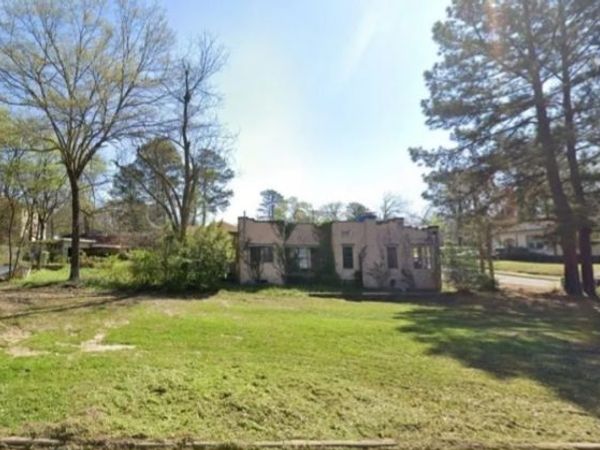 407 NW Agee Avenue, Camden, AR 71701