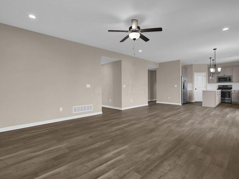 2775 Chatwood Loop , Blacklick, OH 43004 Photo 9