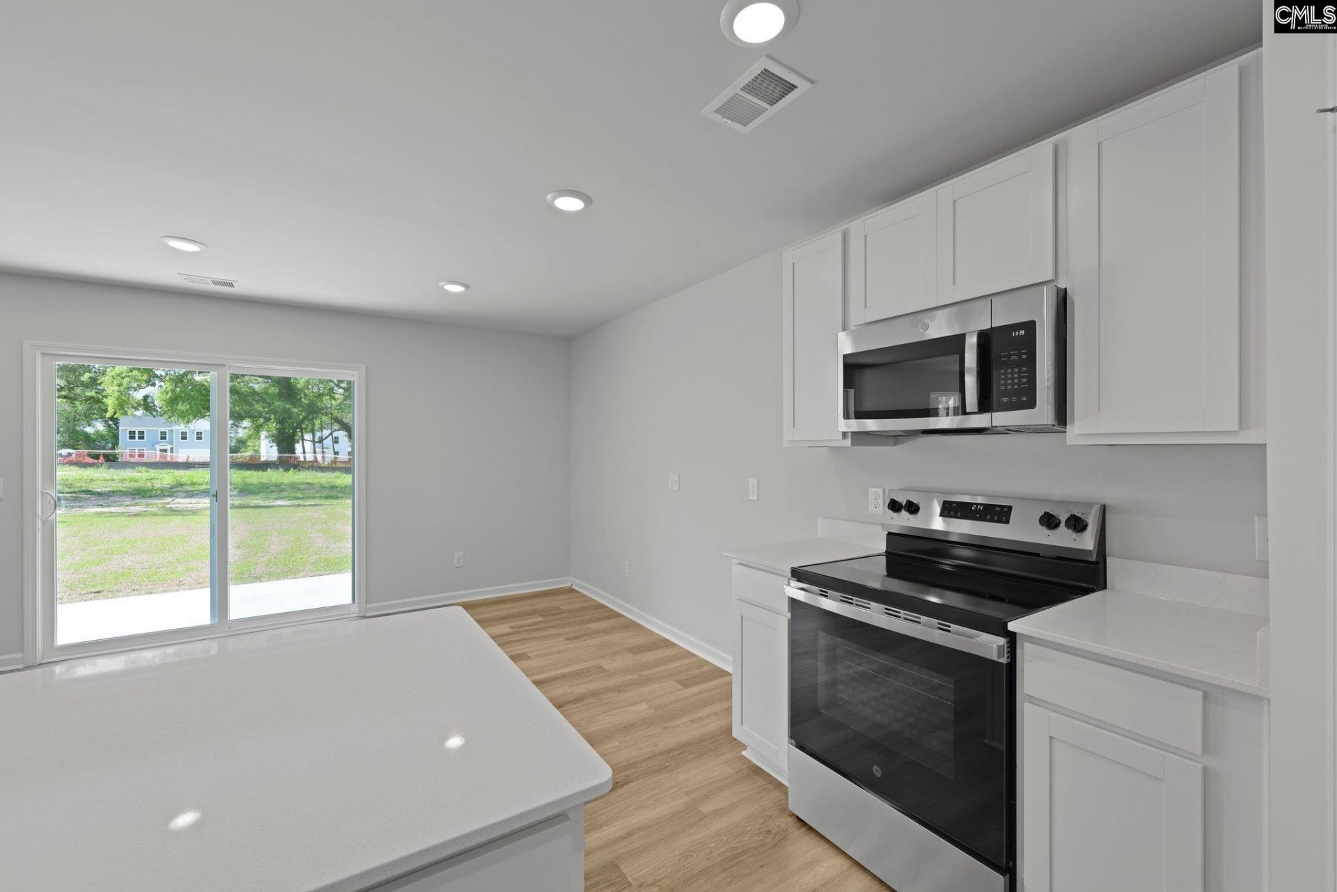 310 Paratrooper Lane  Photo 5