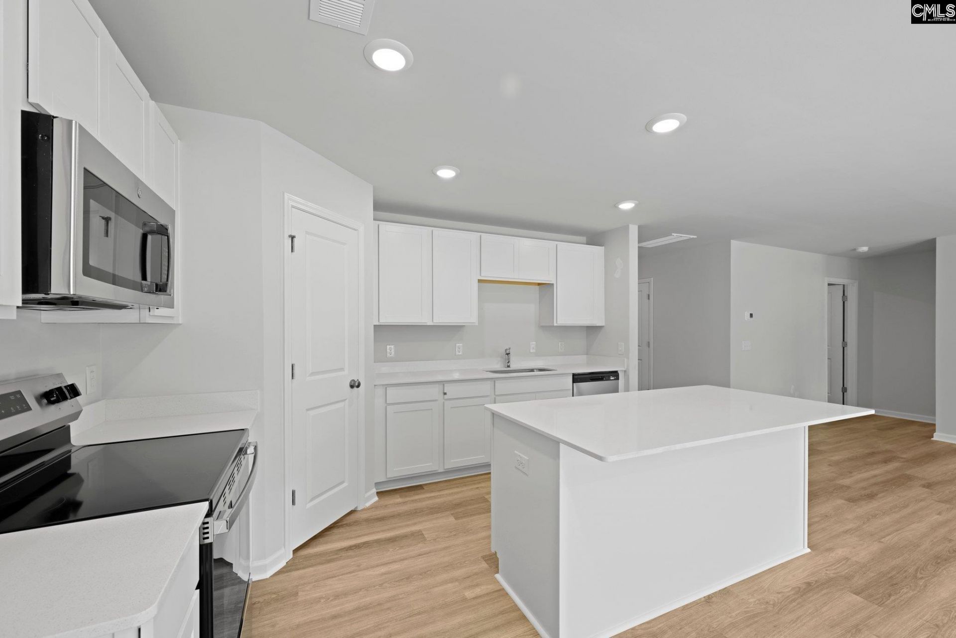 310 Paratrooper Lane  Photo 7