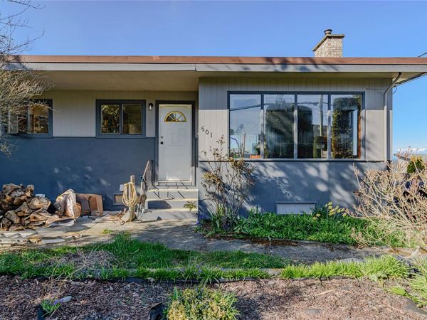 501 Davis Rd , Ladysmith, BC V9G 1W1