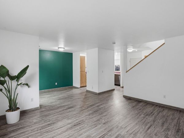 467 Tulipan Way, Talent, OR 97540