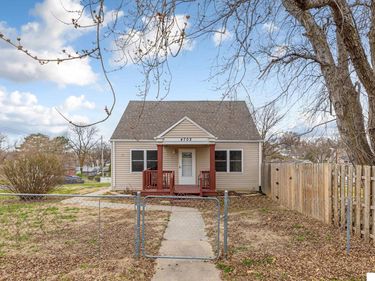 4702 N 52 Street, Omaha, NE 68104