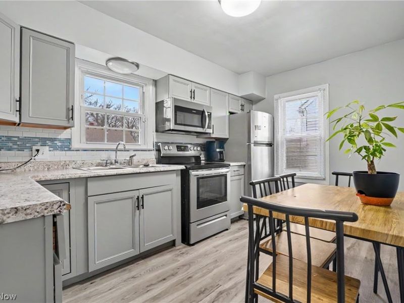 834 Sarcee Avenue , Akron, OH 44305 Photo 12