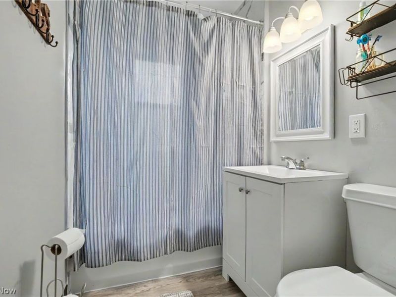 834 Sarcee Avenue , Akron, OH 44305 Photo 20