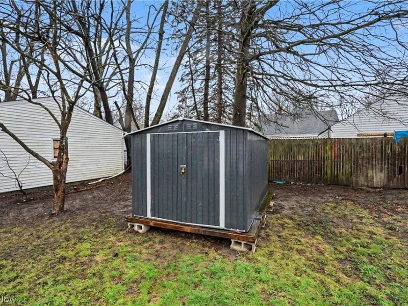 834 Sarcee Avenue , Akron, OH 44305 Photo 28