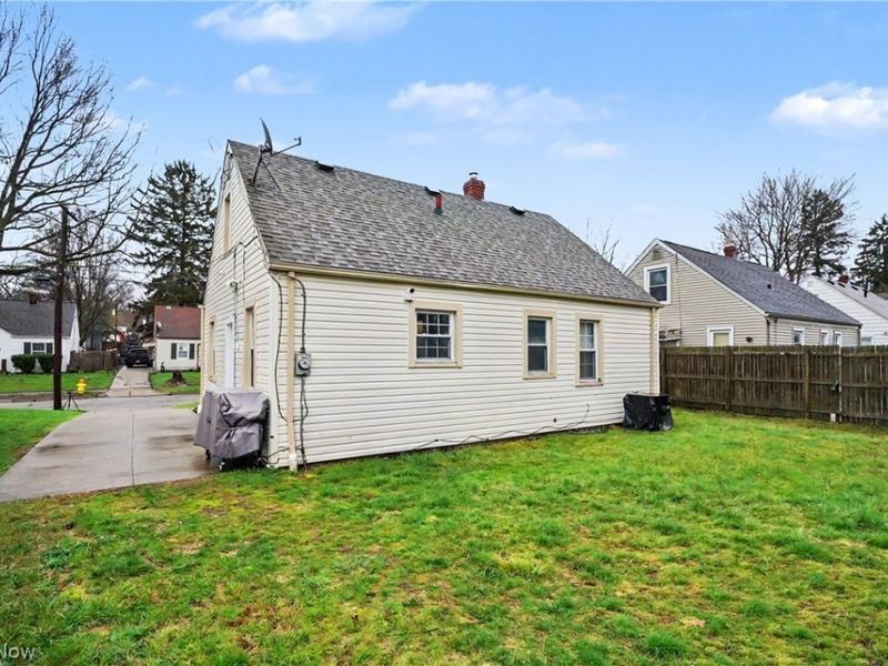 834 Sarcee Avenue , Akron, OH 44305 Photo 29