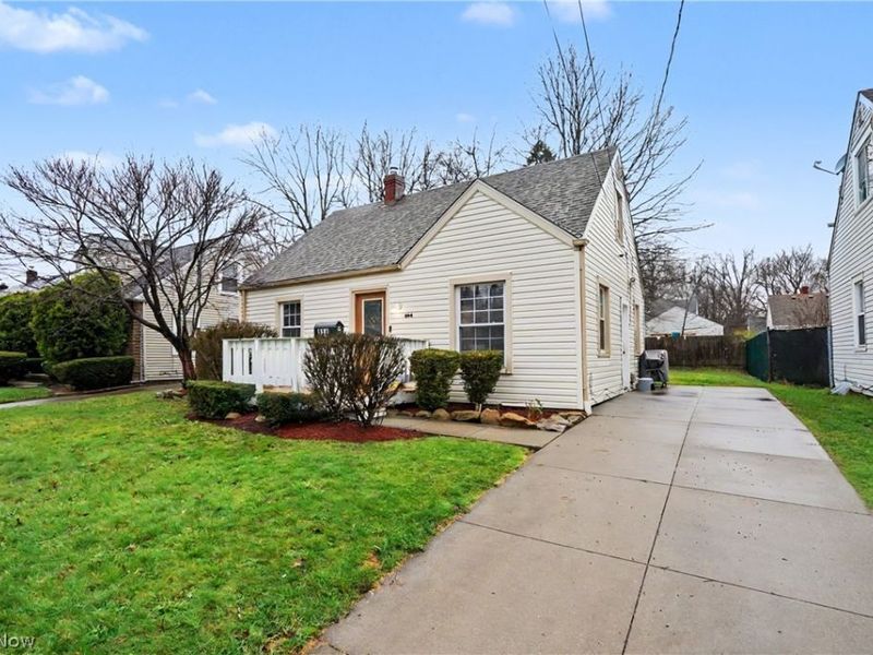 834 Sarcee Avenue , Akron, OH 44305 Photo 3