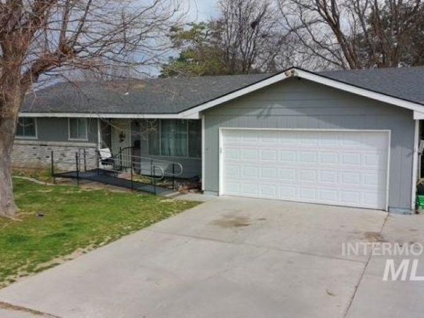 1803 Sandalwood Dr, Caldwell, ID 83605