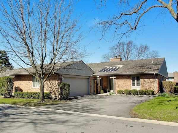 107 Briarwood Lane , Oak Brook, IL 60523