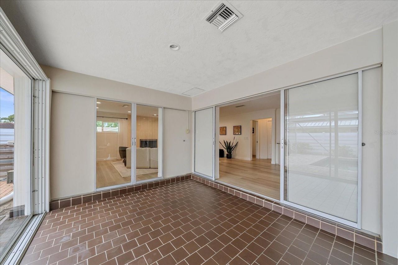 1734 Riviera Circle, Sarasota, FL 34232 Photo