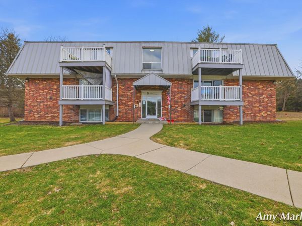 6716 Cascade Road SE, Unit 39, Grand Rapids, MI 49546