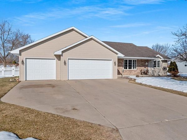424 POLCZINSKI CIRCLE, Oconto Falls, WI 54154
