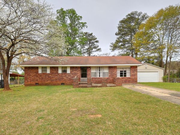 2261 Clairmont Circle, Snellville, GA 30078