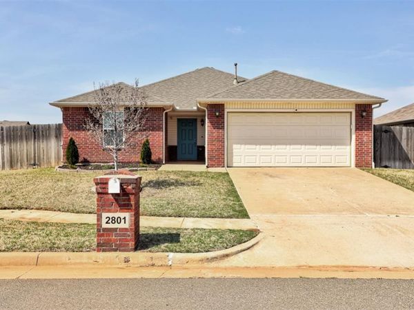 2801 Thompson Farm Lane, Yukon, OK 73099