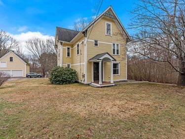 78 Main Street, Upton, MA 01568
