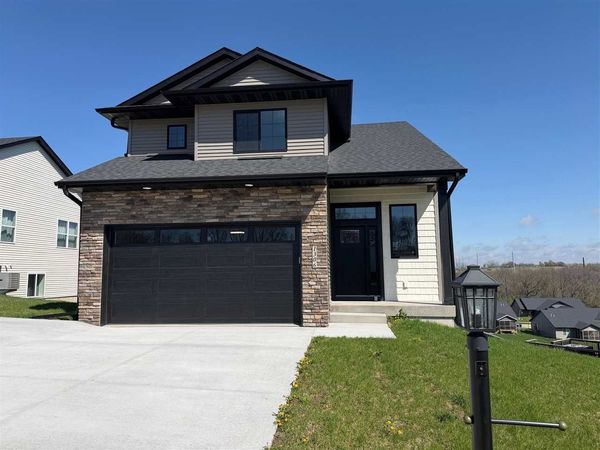 1306 E Gable Way, Tiffin, IA 52340