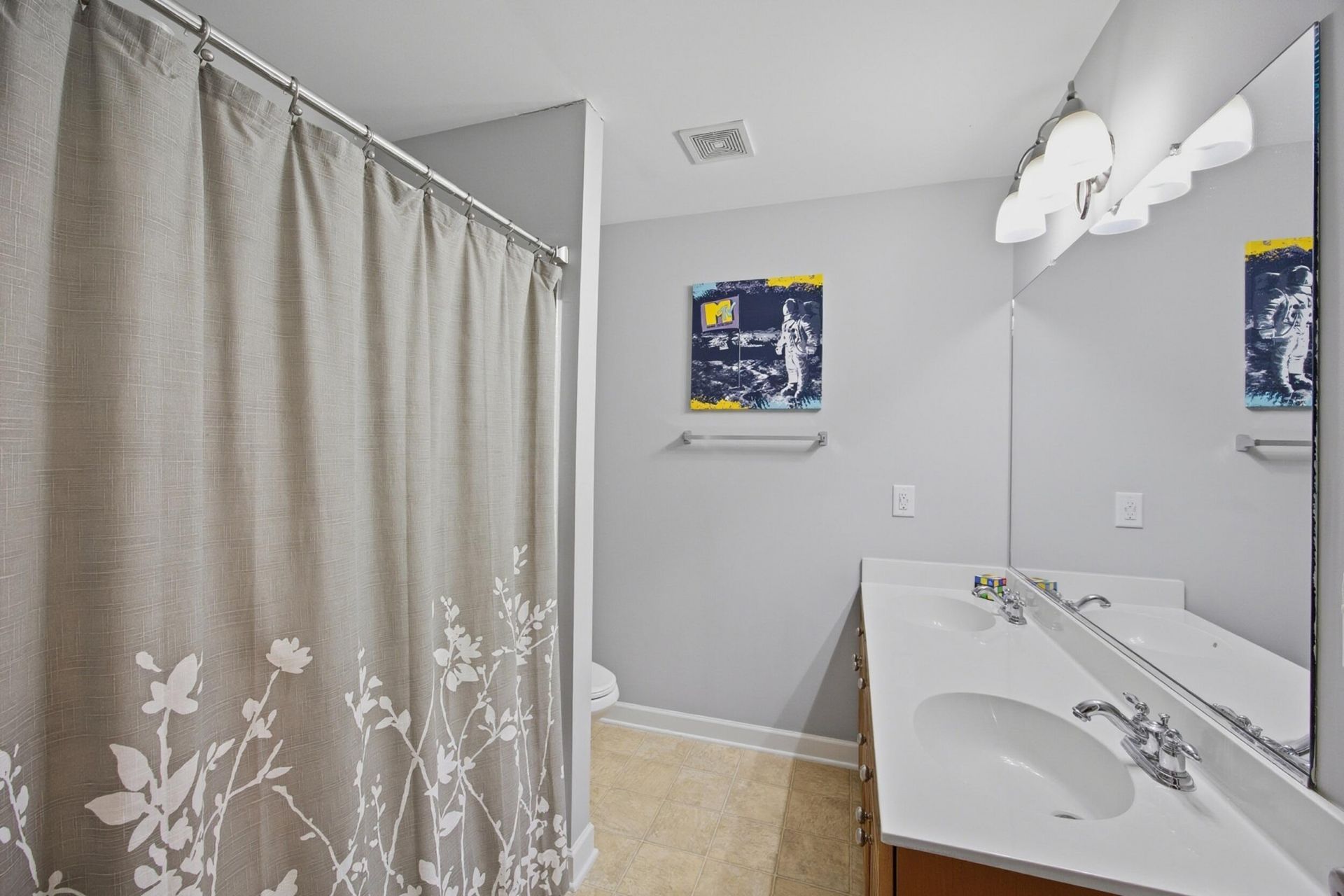 3451 Claremont Street Photo 24