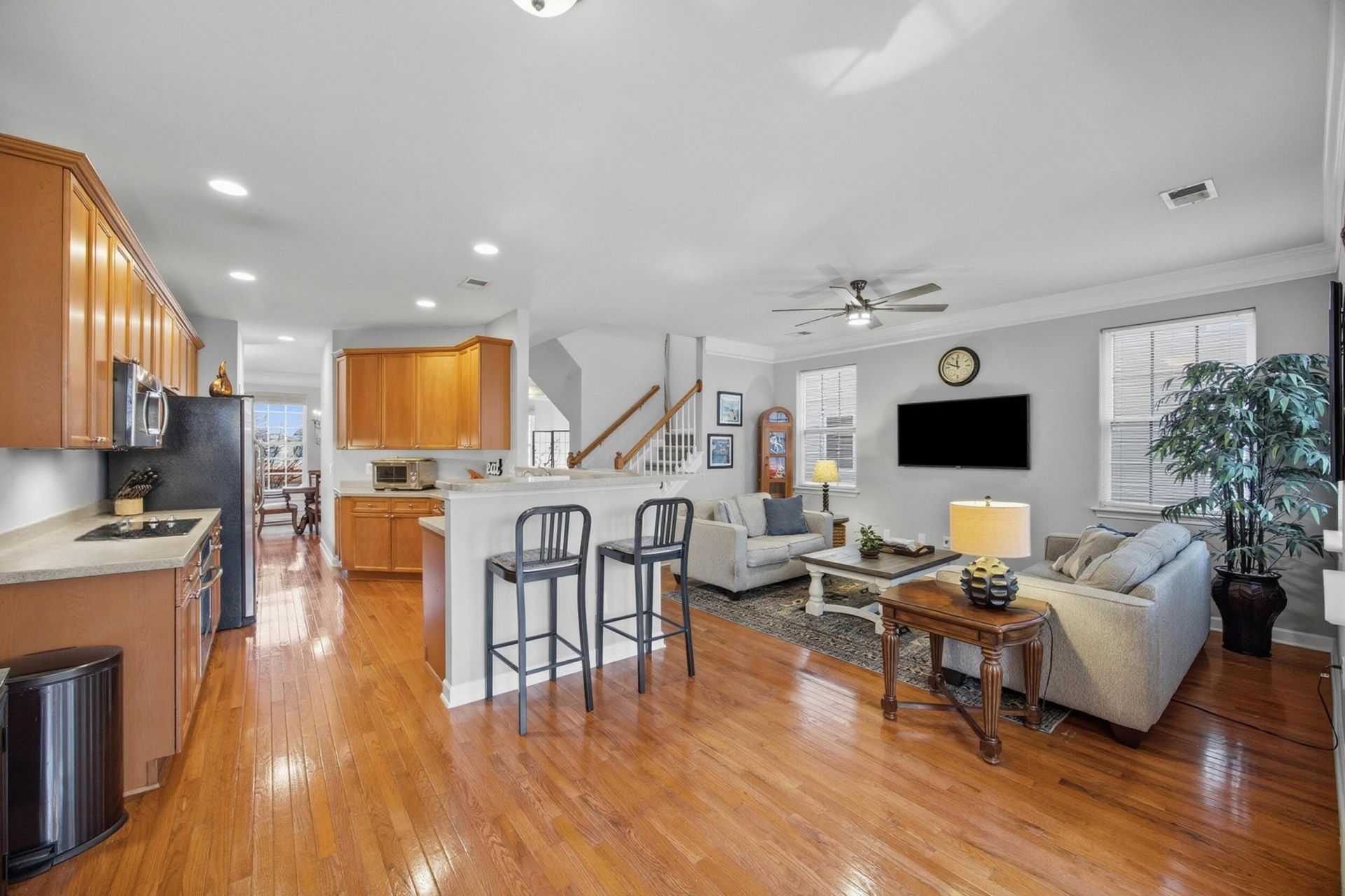 3451 Claremont Street Photo 9