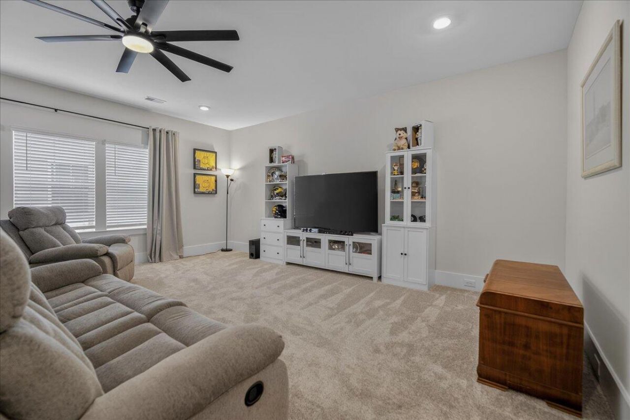 144 Summerwind Drive Photo 27