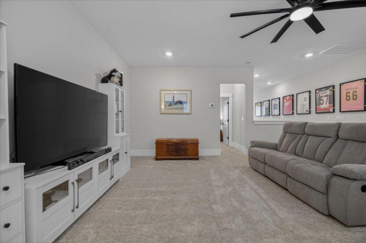 144 Summerwind Drive Photo 29