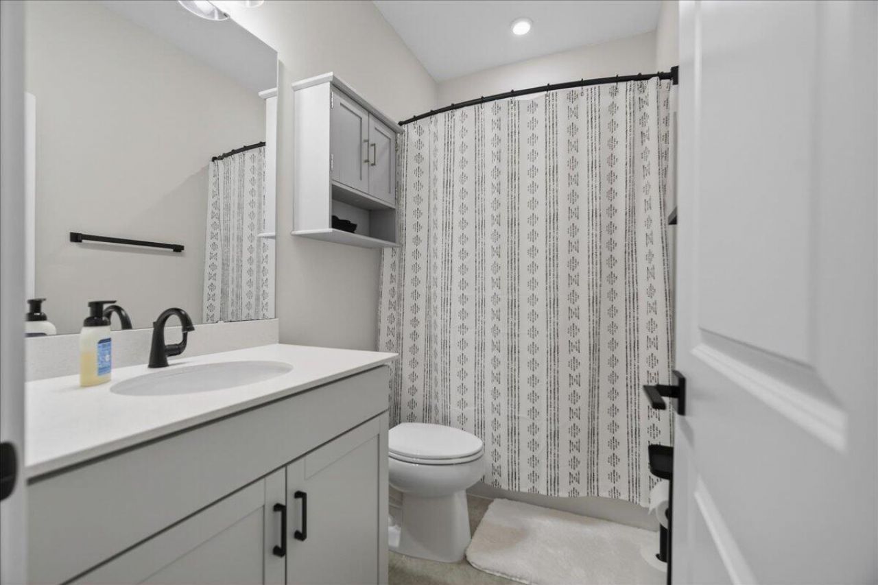 144 Summerwind Drive Photo 34