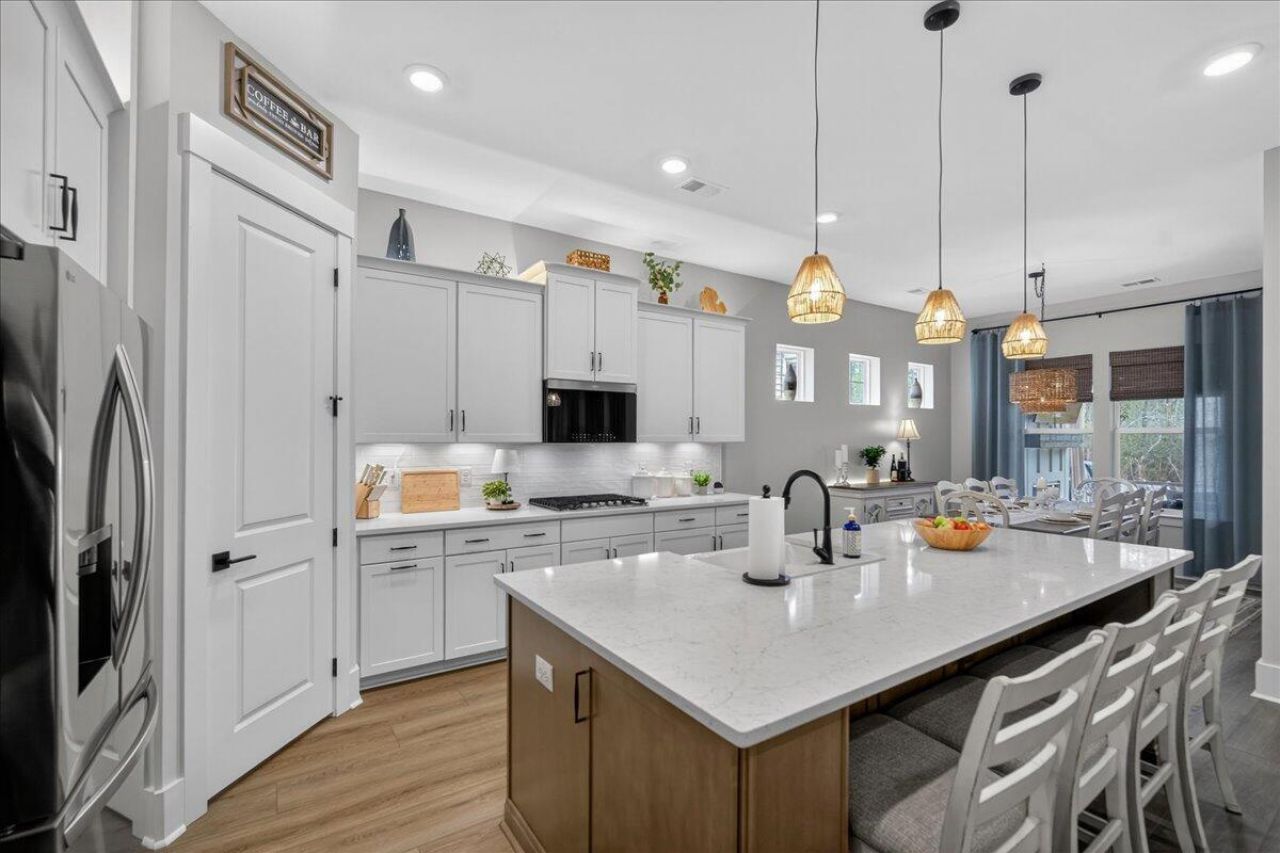 144 Summerwind Drive Photo 9