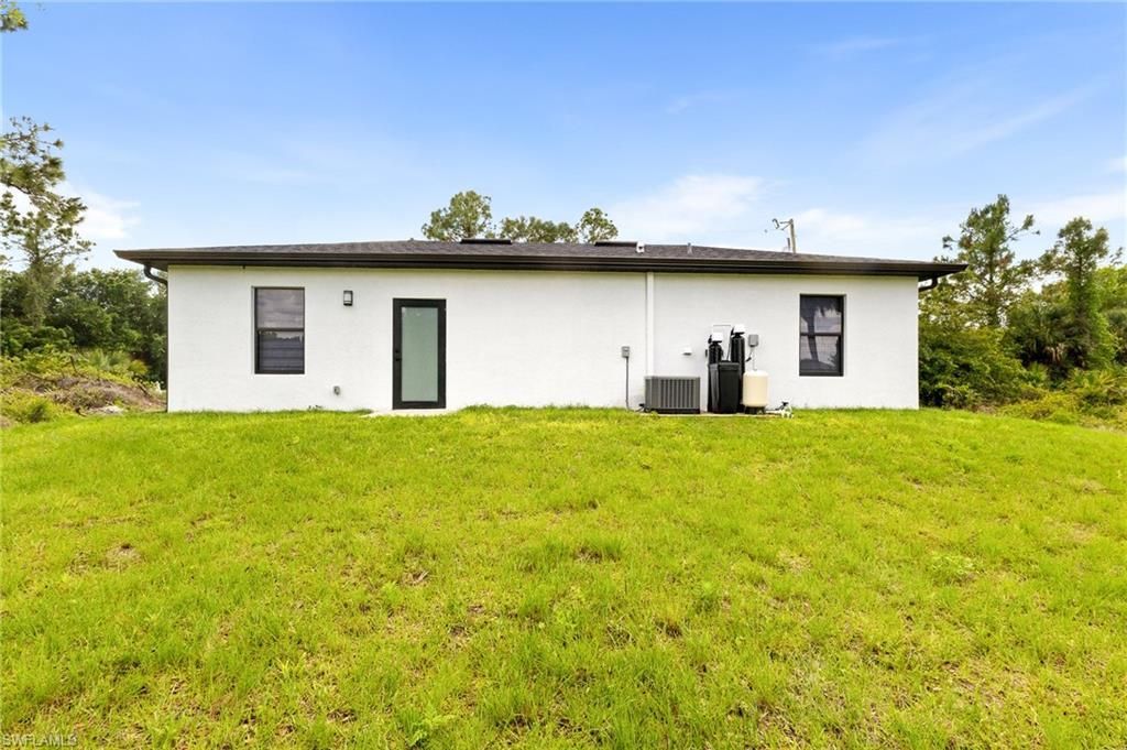1137 Essex St E, Lehigh Acres, FL 33974 Photo