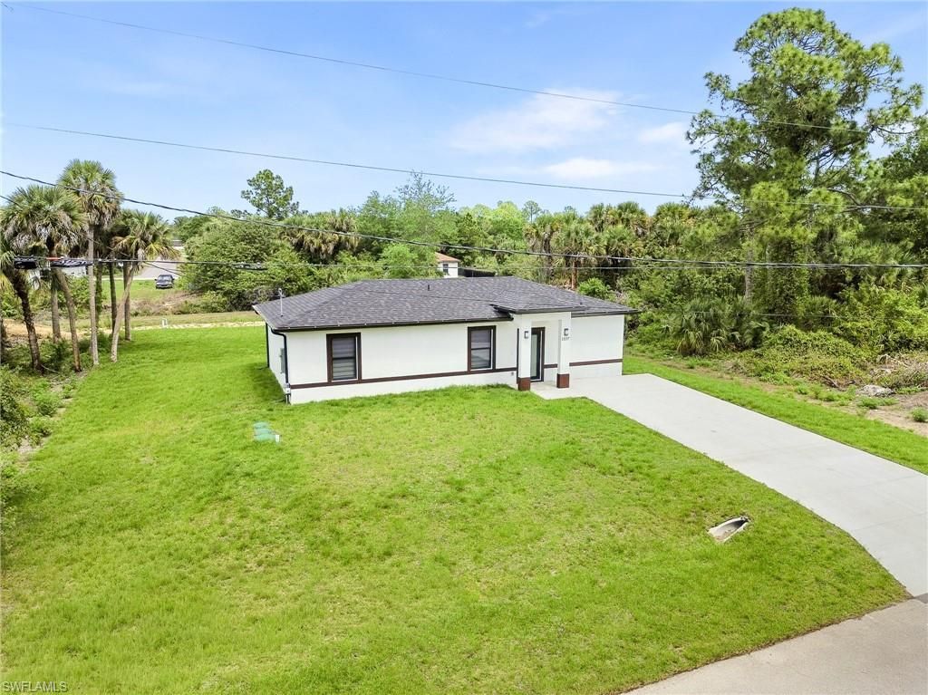 1137 Essex St E, Lehigh Acres, FL 33974 Photo
