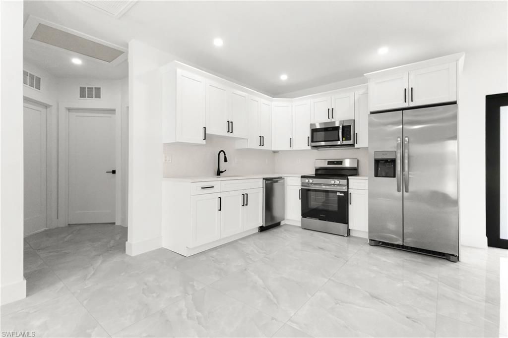 1137 Essex St E, Lehigh Acres, FL 33974 Photo