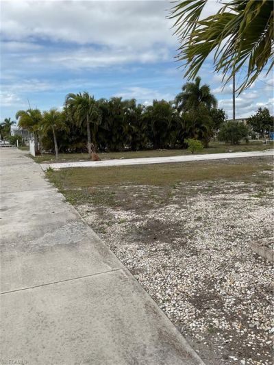 5012 Flamingo Dr, Saint James City, FL 33956 Photo