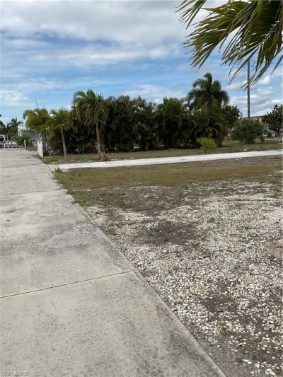 5012 Flamingo Dr, Saint James City, FL 33956 Photo