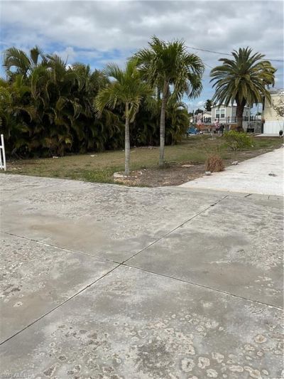 5012 Flamingo Dr, Saint James City, FL 33956 Photo