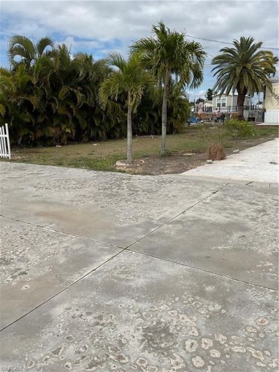 5012 Flamingo Dr, Saint James City, FL 33956 Photo