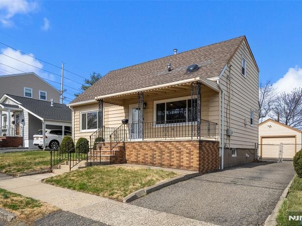 6 Carrie Road, NORTH ARLINGTON, NJ 07031