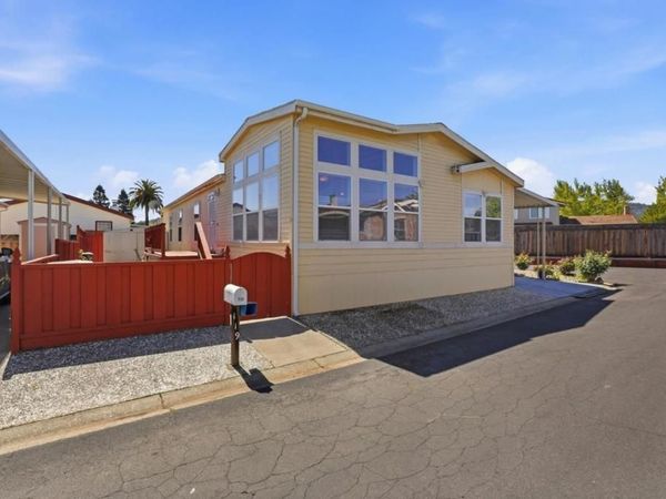 500 W 10th Street, Gilroy, CA 95020