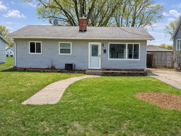 1813 18th Avenue , Sterling, IL 61081