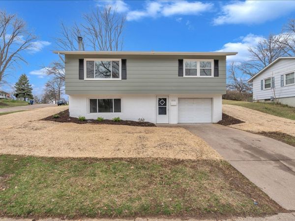 3206 MAGNOLIA Court, Bettendorf, IA 52722