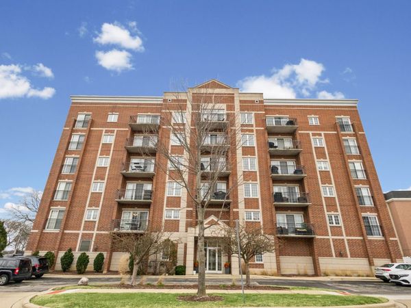 405 S Creekside Drive , Unit 605, Palatine, IL 60074