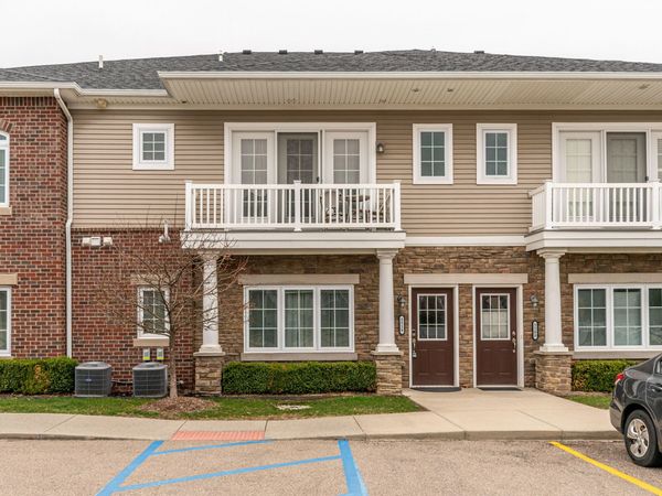 5518 Arbor Chase Drive, Ann Arbor, MI 48103