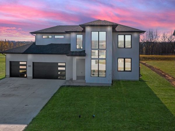 80 NW Alderleaf Drive, Waukee, IA 50263