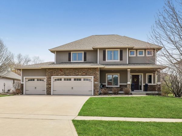 9600 Wickham Drive, Johnston, IA 50131
