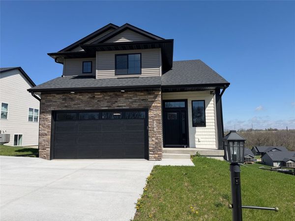 1306 E Gable Way, Tiffin, IA 52340