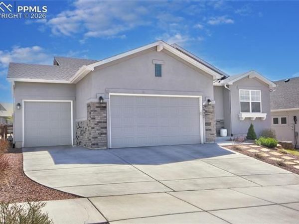 2927 Golden Meadow Way, Colorado Springs, CO 80908