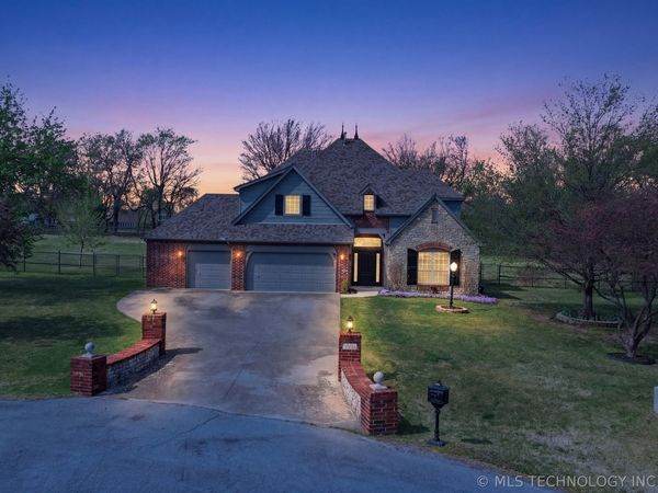 7290 N 199th East Avenue , Owasso, OK 74055