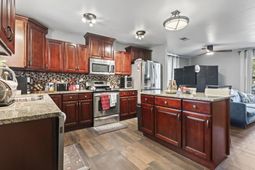 1300 Ragin St.  photo 4